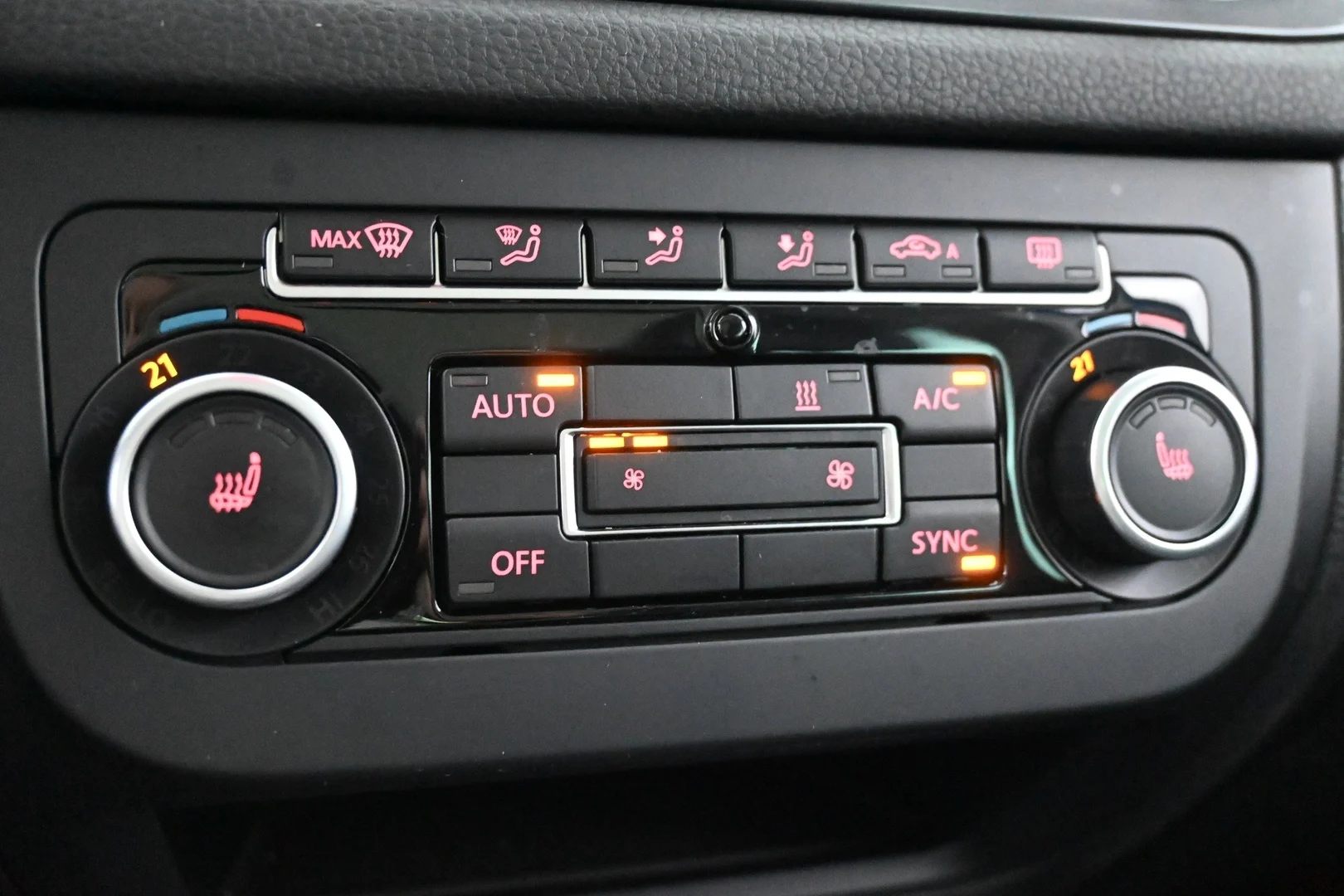 Car Image - 12I4UtnSJsnd7cRJs0fMF0