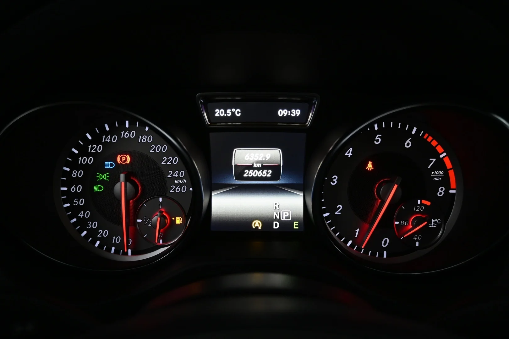 Car Image - 7na0F1B3BPEX4jAKqndrE5