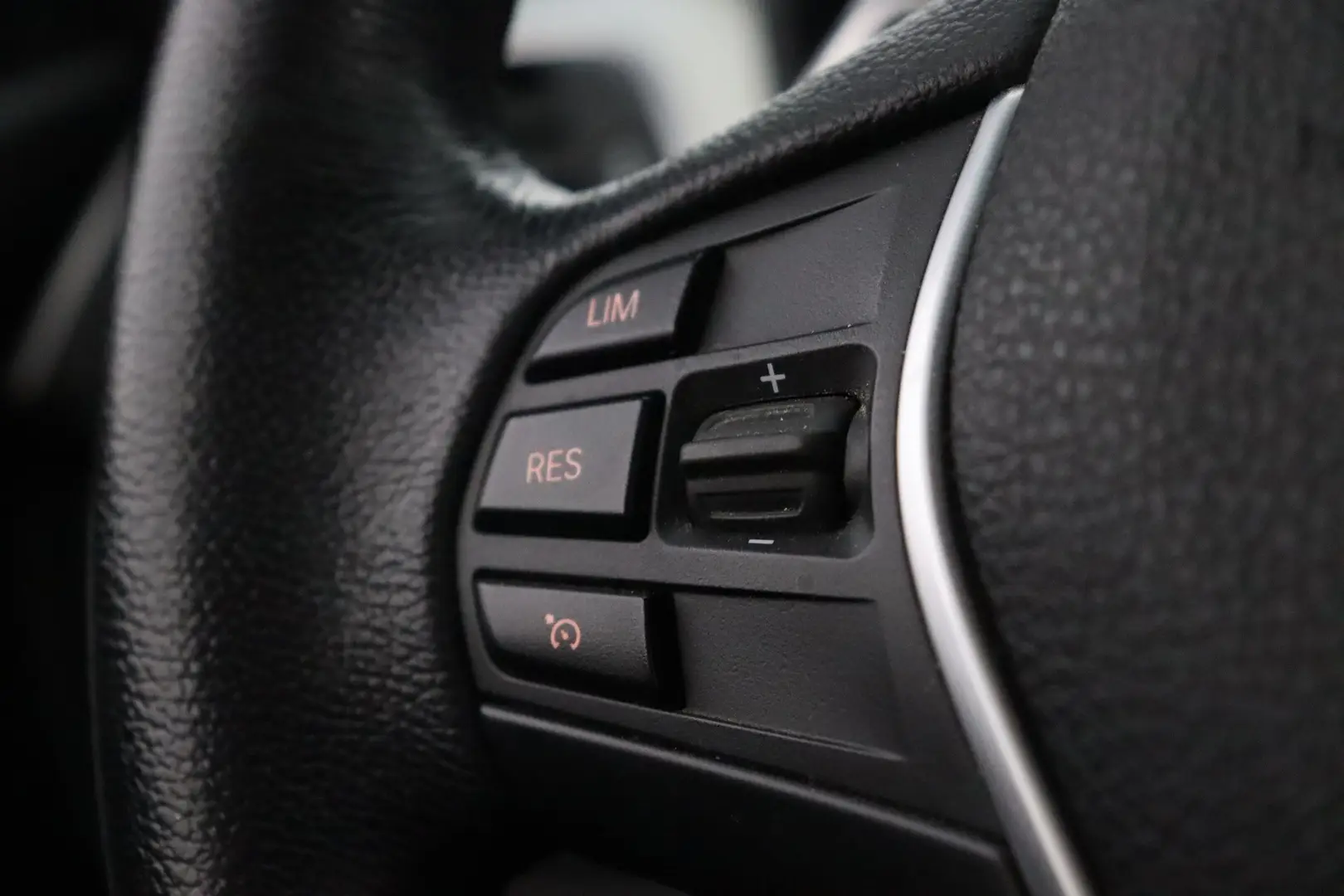 Car Image - 2PePGGr17ddXqiCfHCcAK2