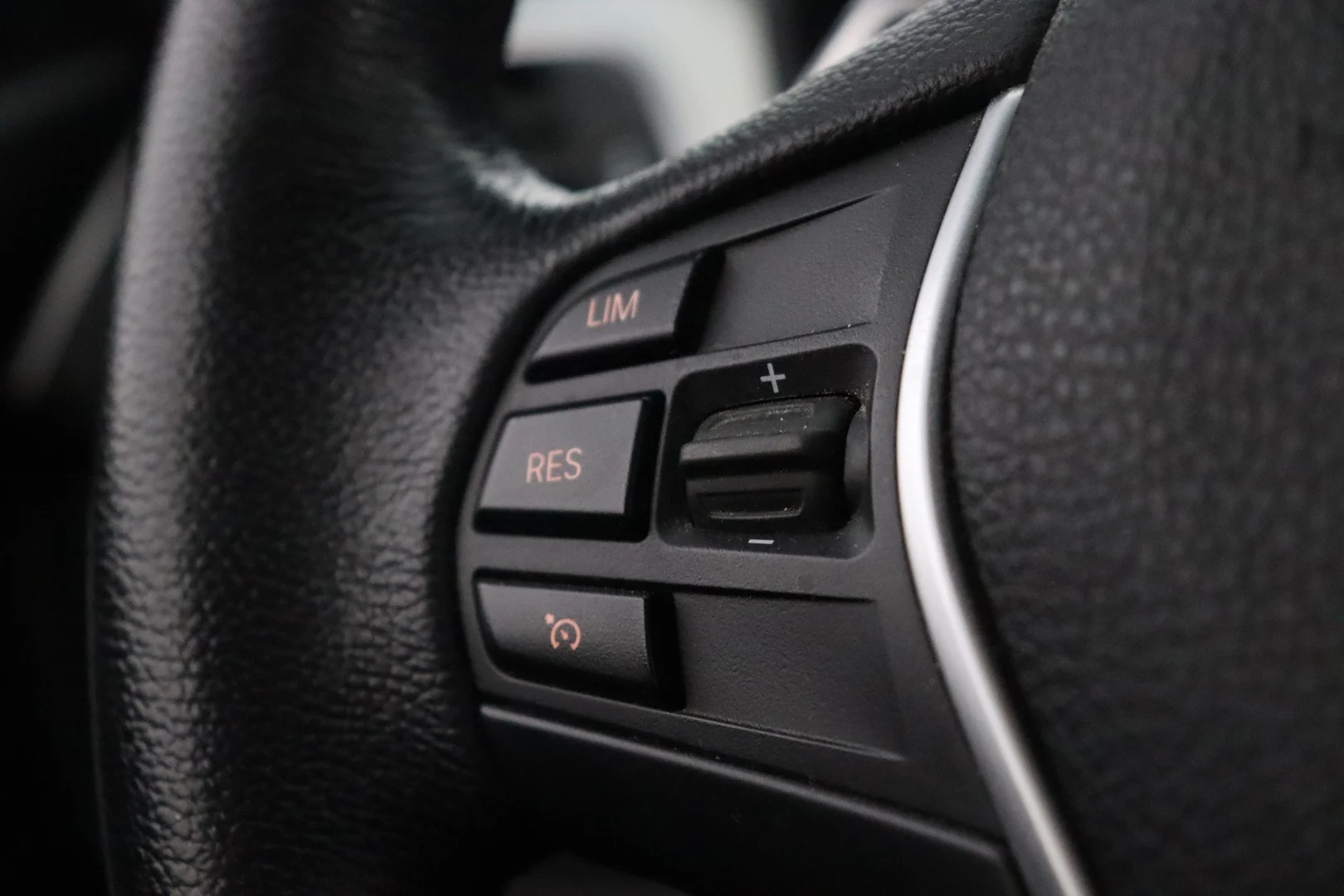 Car Image - 2PePGGr17ddXqiCfHCcAK2