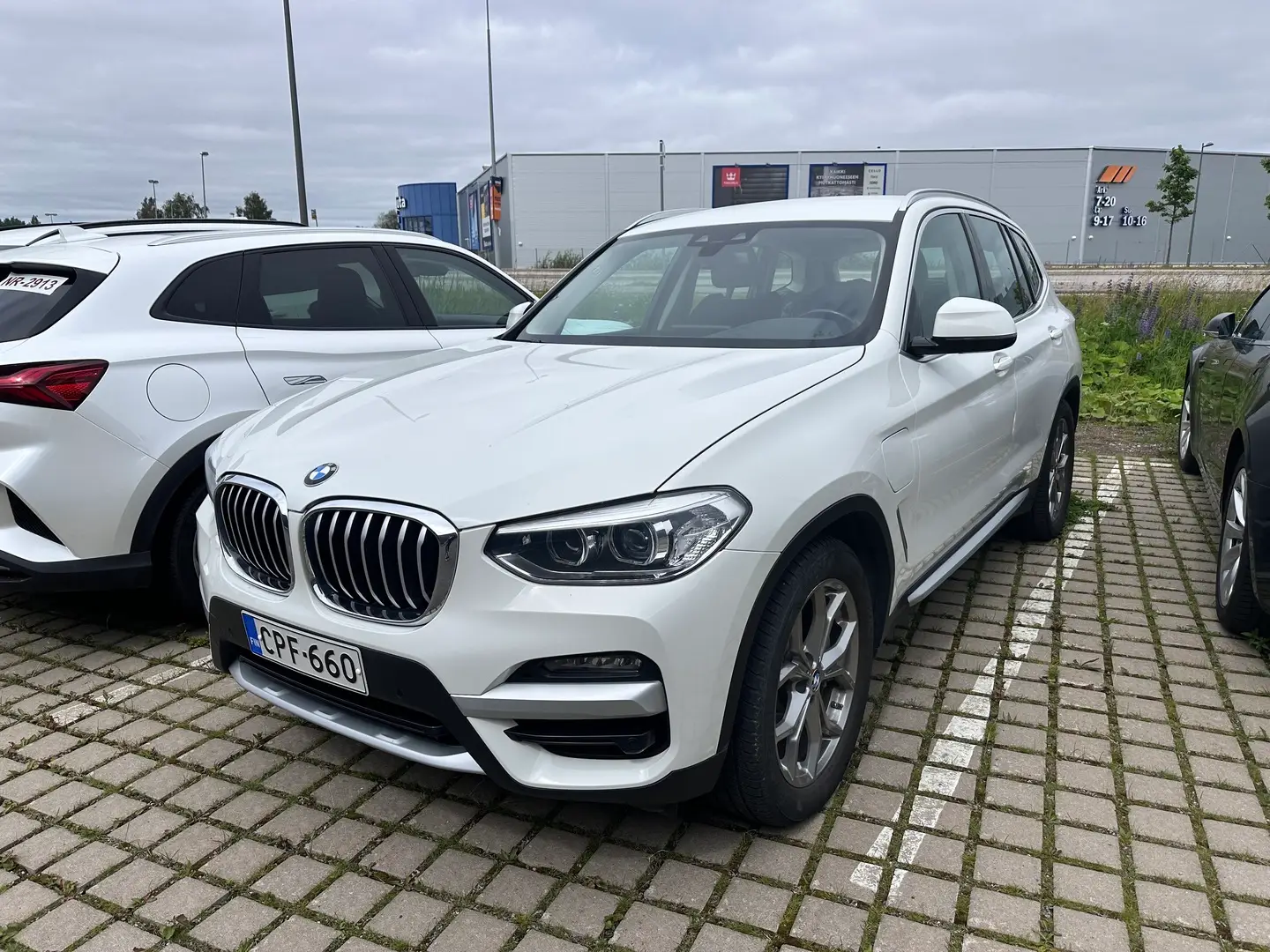 Car Image - 6JwqVHI8ejIK2a3Yksb47v