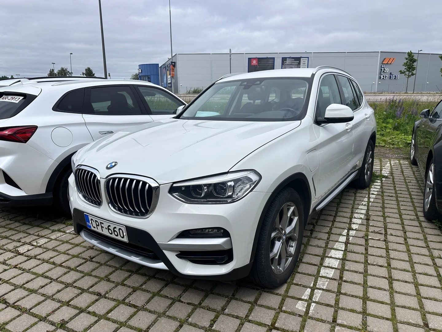 Car Image - 6JwqVHI8ejIK2a3Yksb47v
