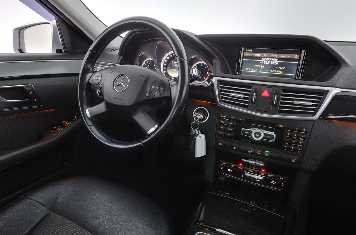 Car Image - 5M5KzdrU7aPhcvEv6EBpM8