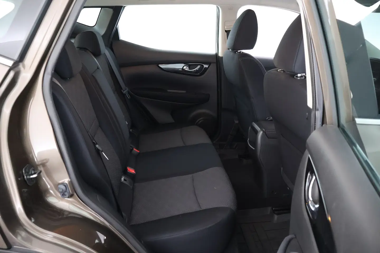 Car Image - 7l2MUxzMMZWmWiRGr6okj6