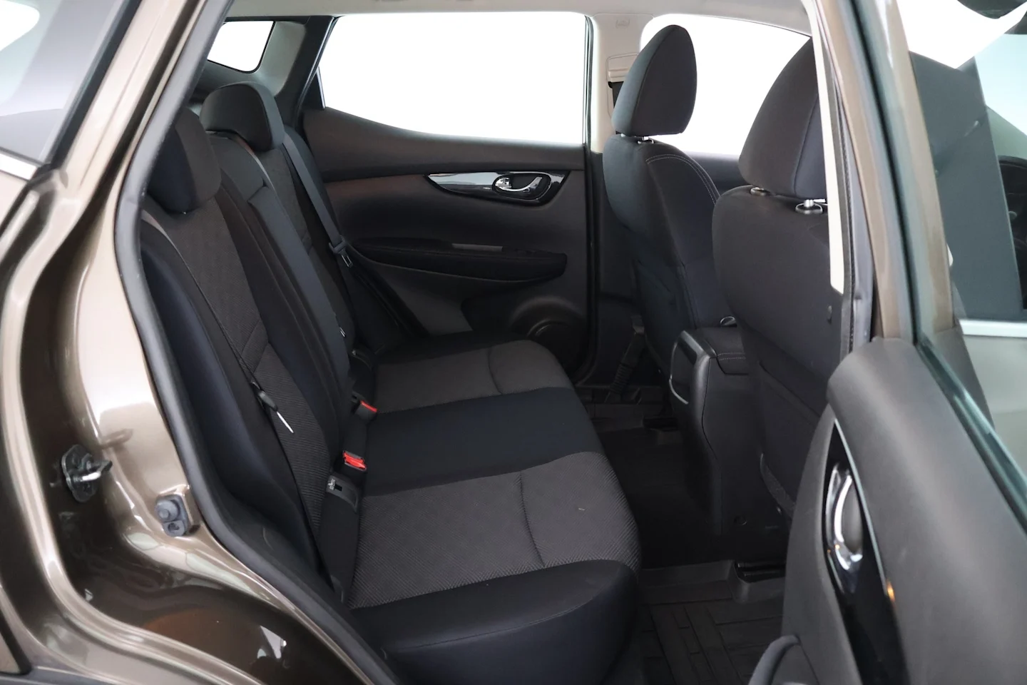 Car Image - 7l2MUxzMMZWmWiRGr6okj6