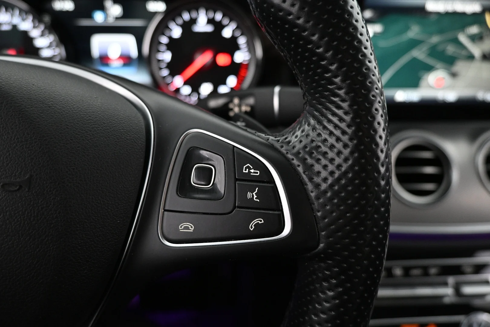 Car Image - BAOEur08I3QoM1hP5Yw5J