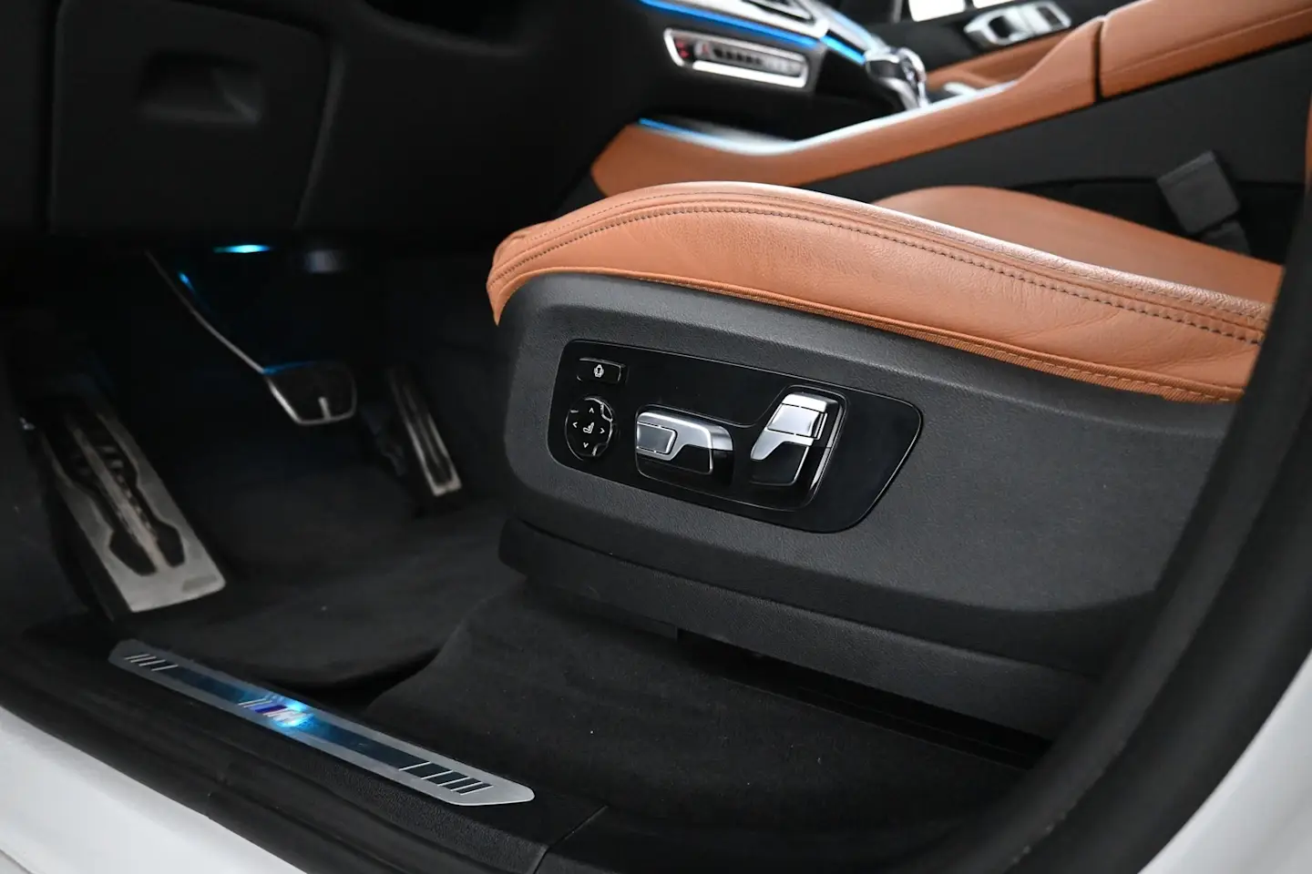 Car Image - 1YtSxRybyeRbrRFbOOCYmN