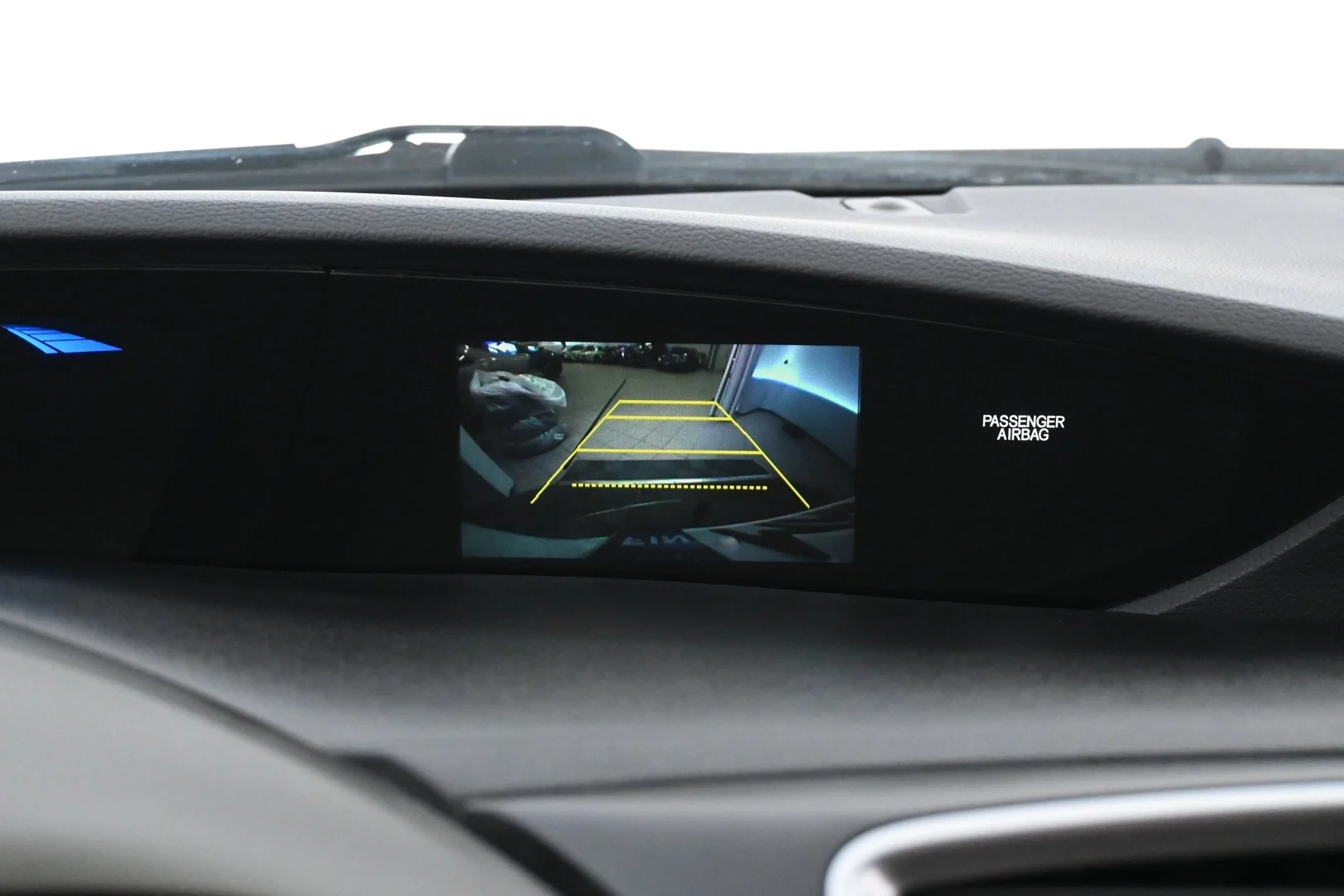 Car Image - 4r8Al0g90pnVeEegpDTiha