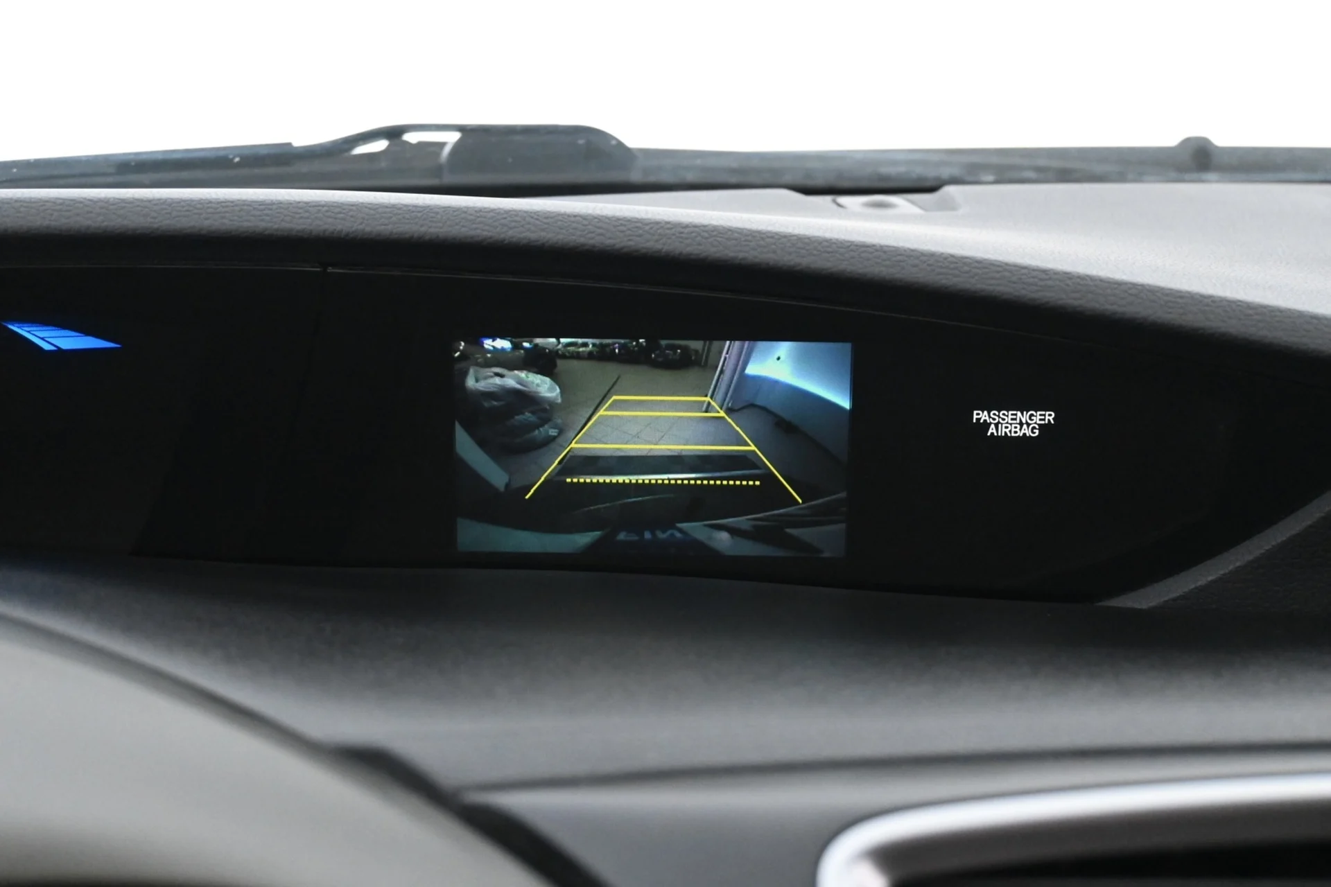 Car Image - 4r8Al0g90pnVeEegpDTiha
