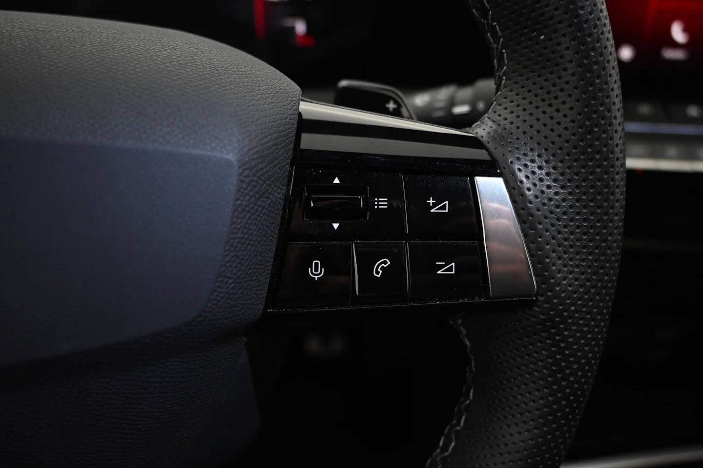 Car Image - 6Mdk6y9OFnQclCWyKh1Hgh