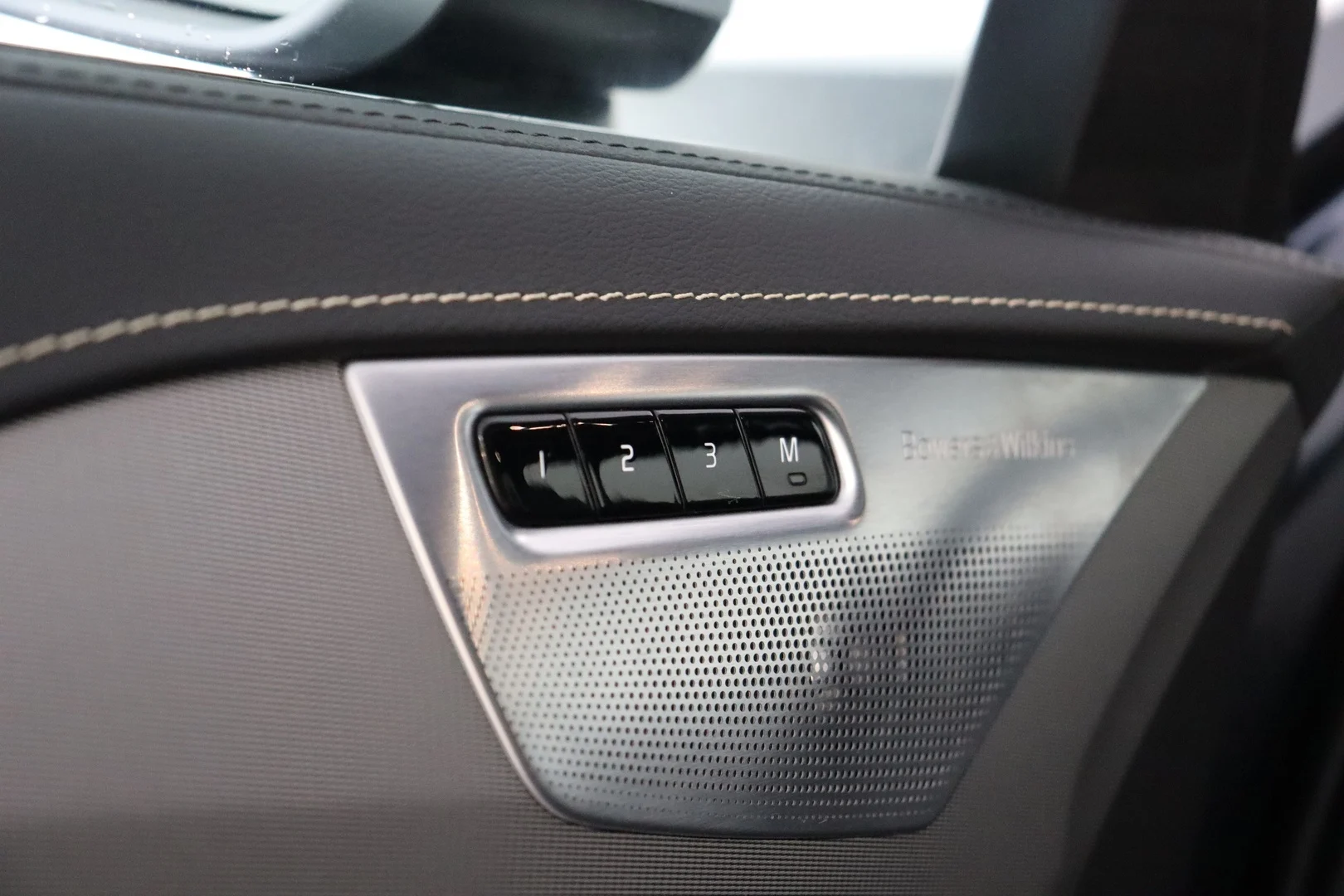 Car Image - 3x8C7pFDsOW0TwFaytcHe