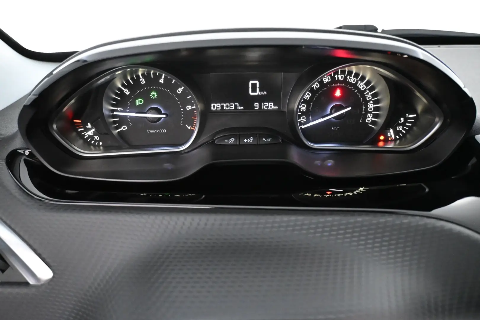 Car Image - 6khP1Ru71VbpIbLJ4Sx04C