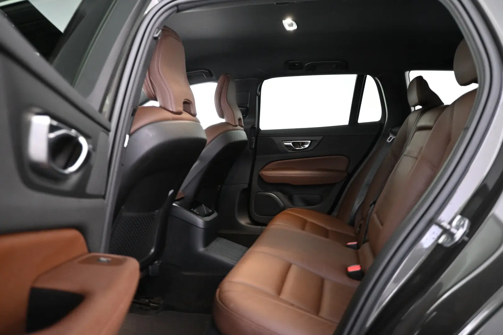 Car Image - rJ94EBuncl1Smig6gmRBJ