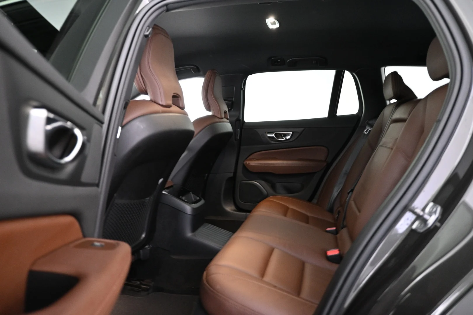 Car Image - rJ94EBuncl1Smig6gmRBJ