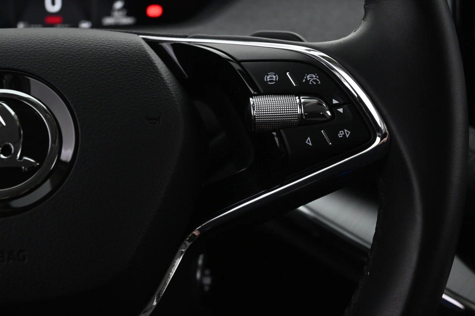 Car Image - 6syIhLi71X9RsXFaxCIzIN