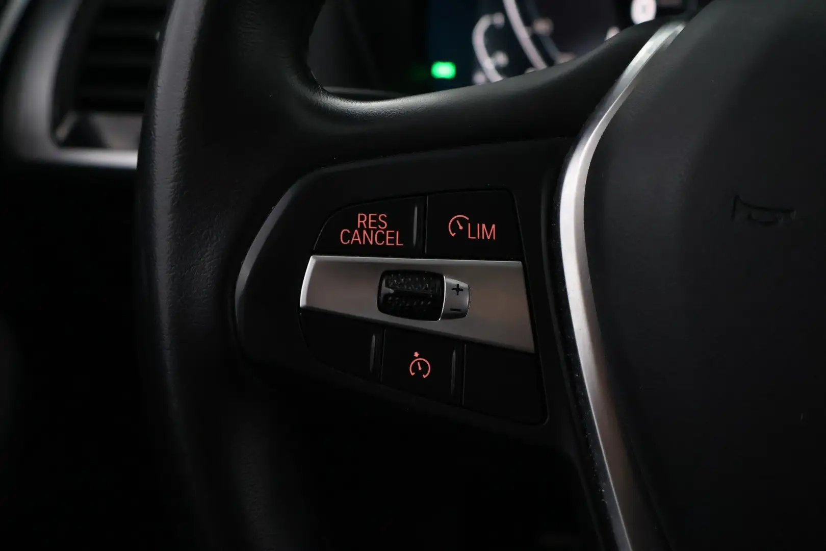 Car Image - 5K8eEA1Iq8a7DrGbOpi5Gf