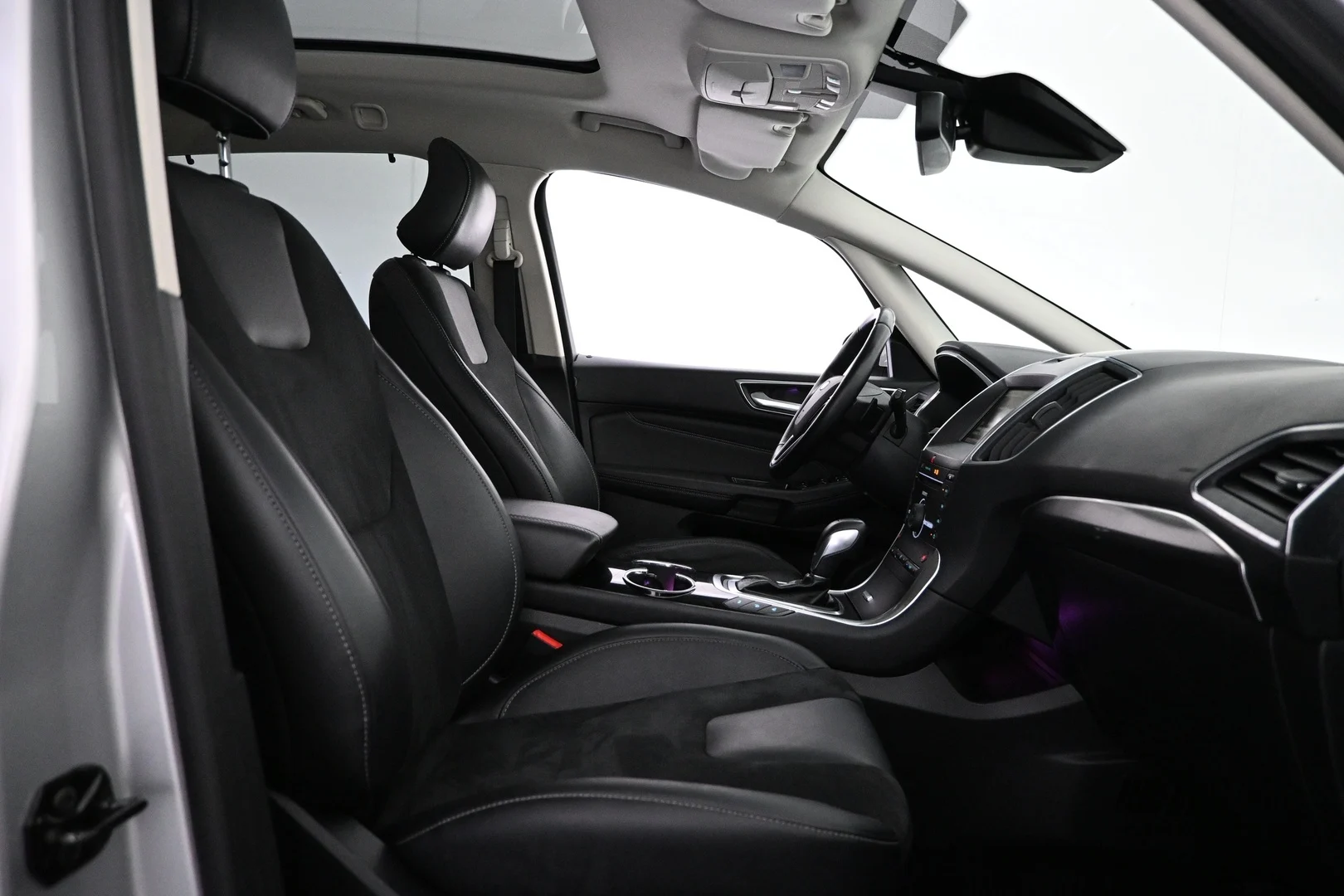Car Image - 4T2d0GwLx97WpUTrCVmPBa