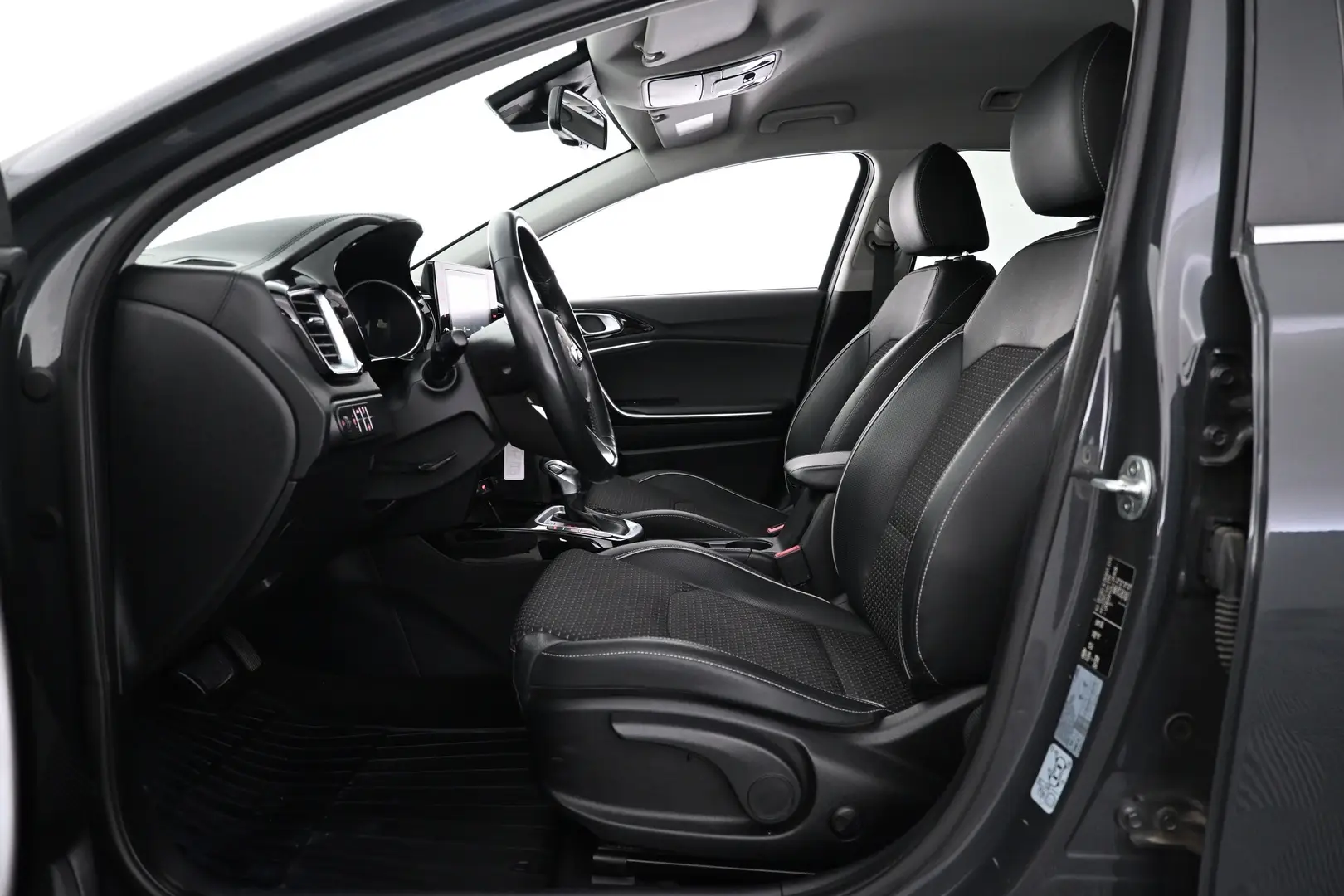 Car Image - 3KH5LOKrRfV4wihZgL7OrE