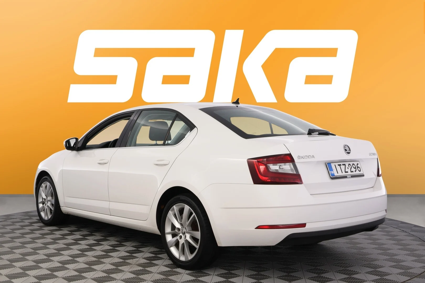 Car Image - hdZcBlGayNeHiyGI5kLbG