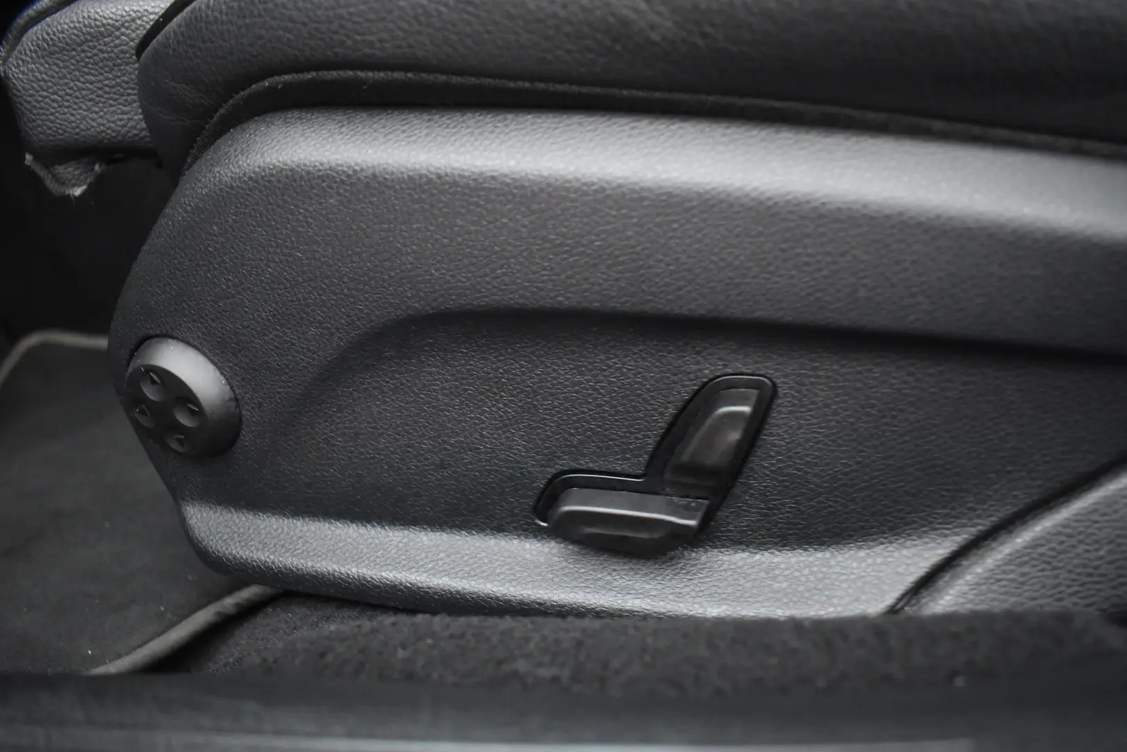 Car Image - 4Js7lJSzzBsaKTU2nyR0o5