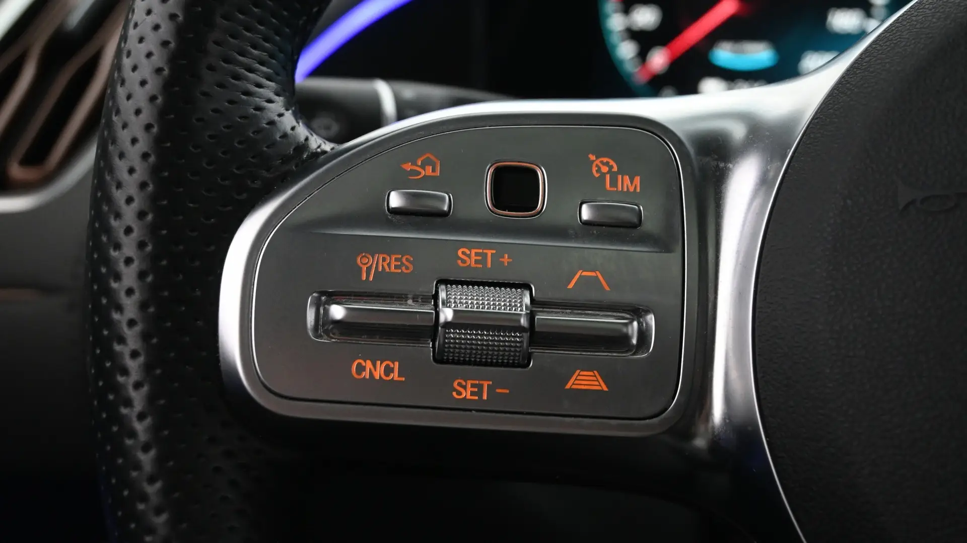 Car Image - 6vzdKMJv50qa2iL2PZriF4
