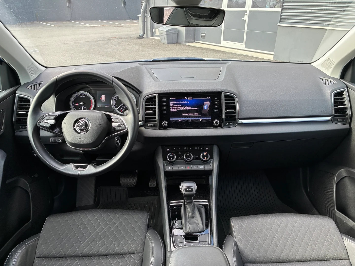 Car Image - 4ZnkjXbiCVjleXv03mcK7M