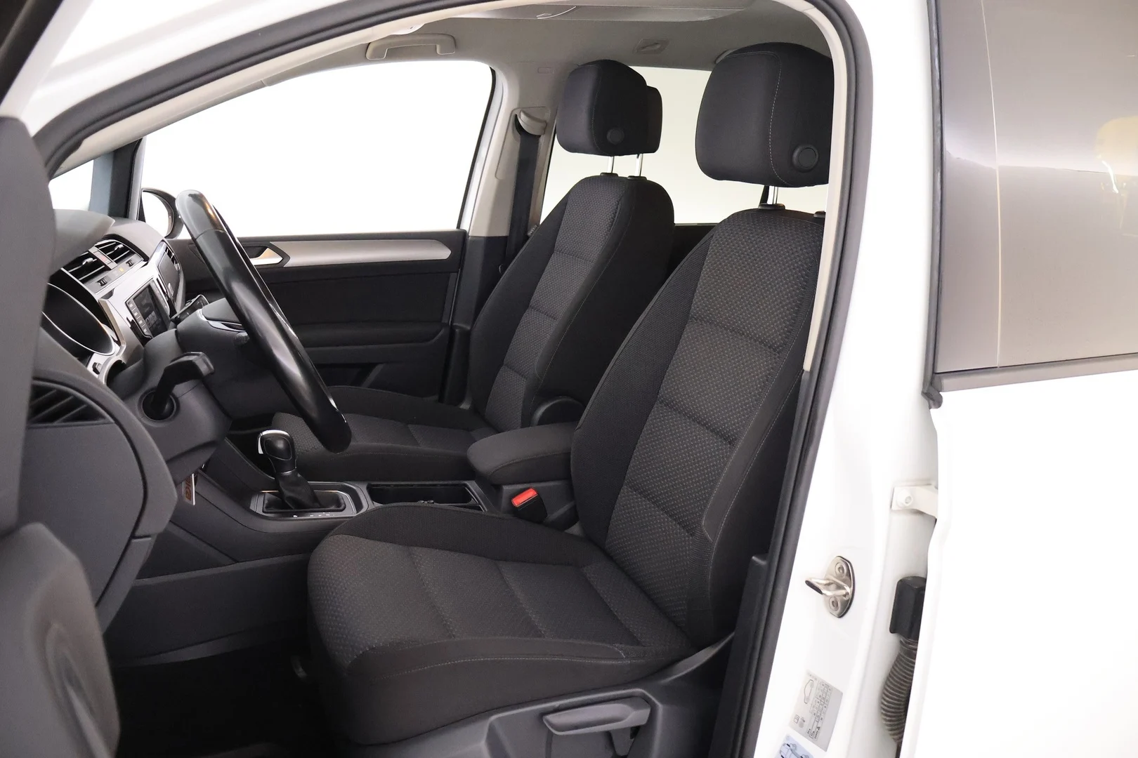 Car Image - 6EXBeMvwwNJN4QVGU5Rk0W