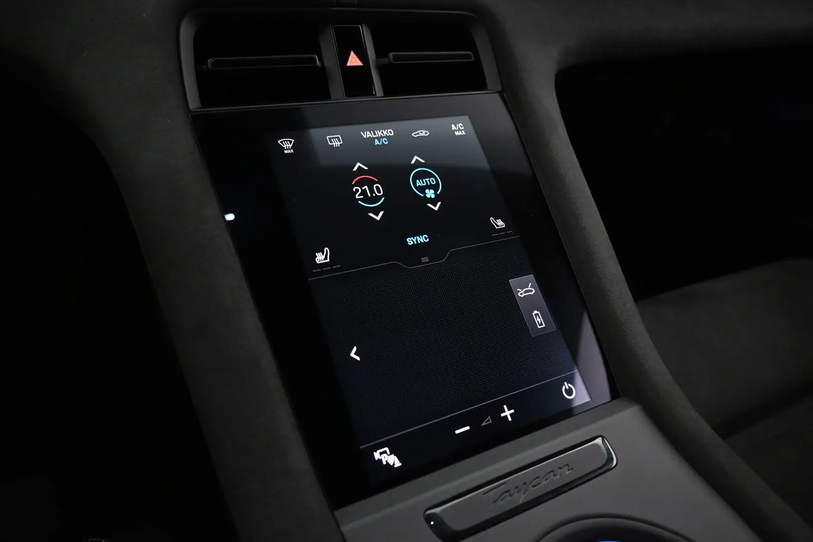 Car Image - 4W69zsXRGKb0MIkKd8bYUN