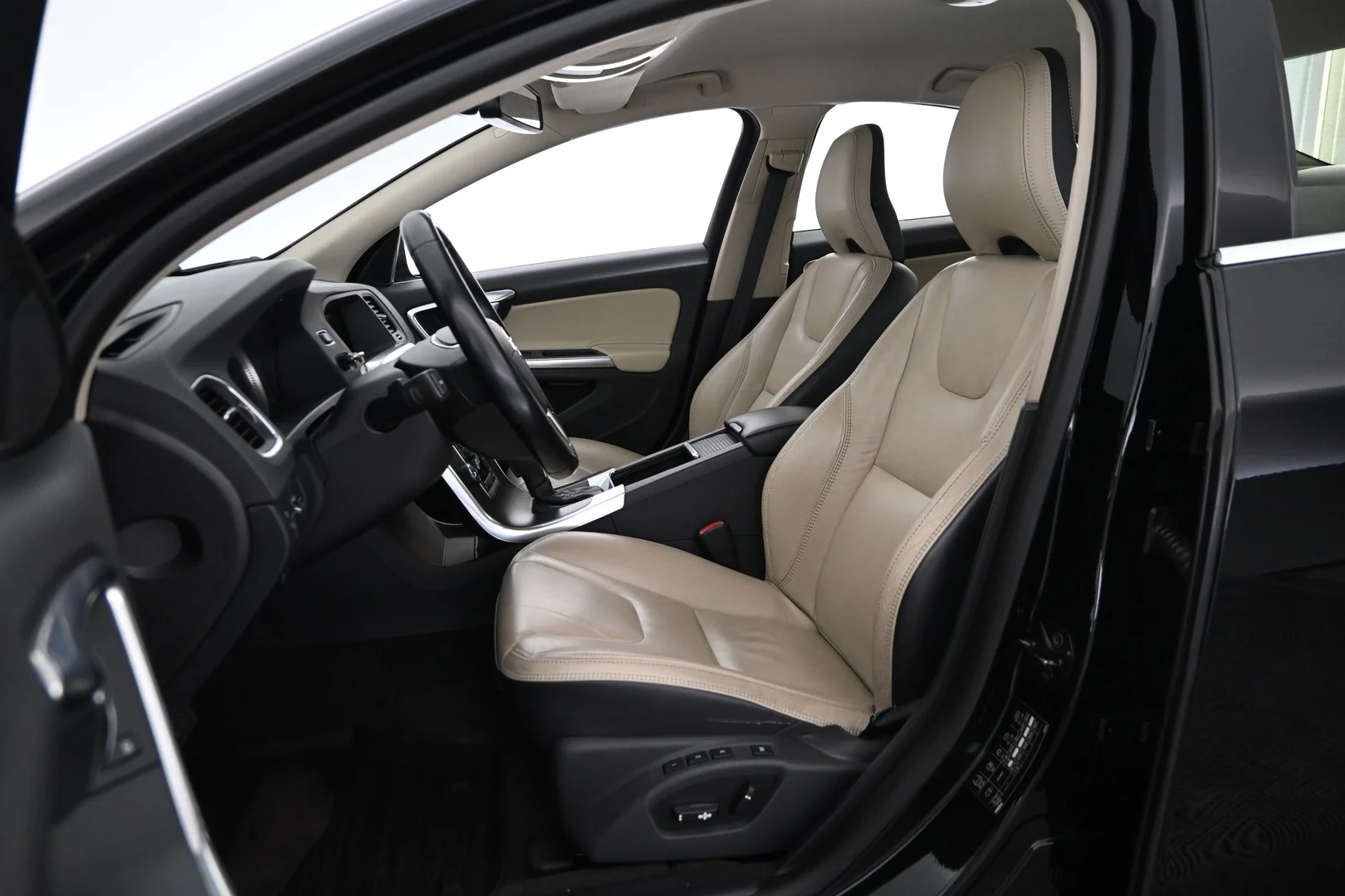 Car Image - 01wMe7ZFgh87vAqNZYT5kn