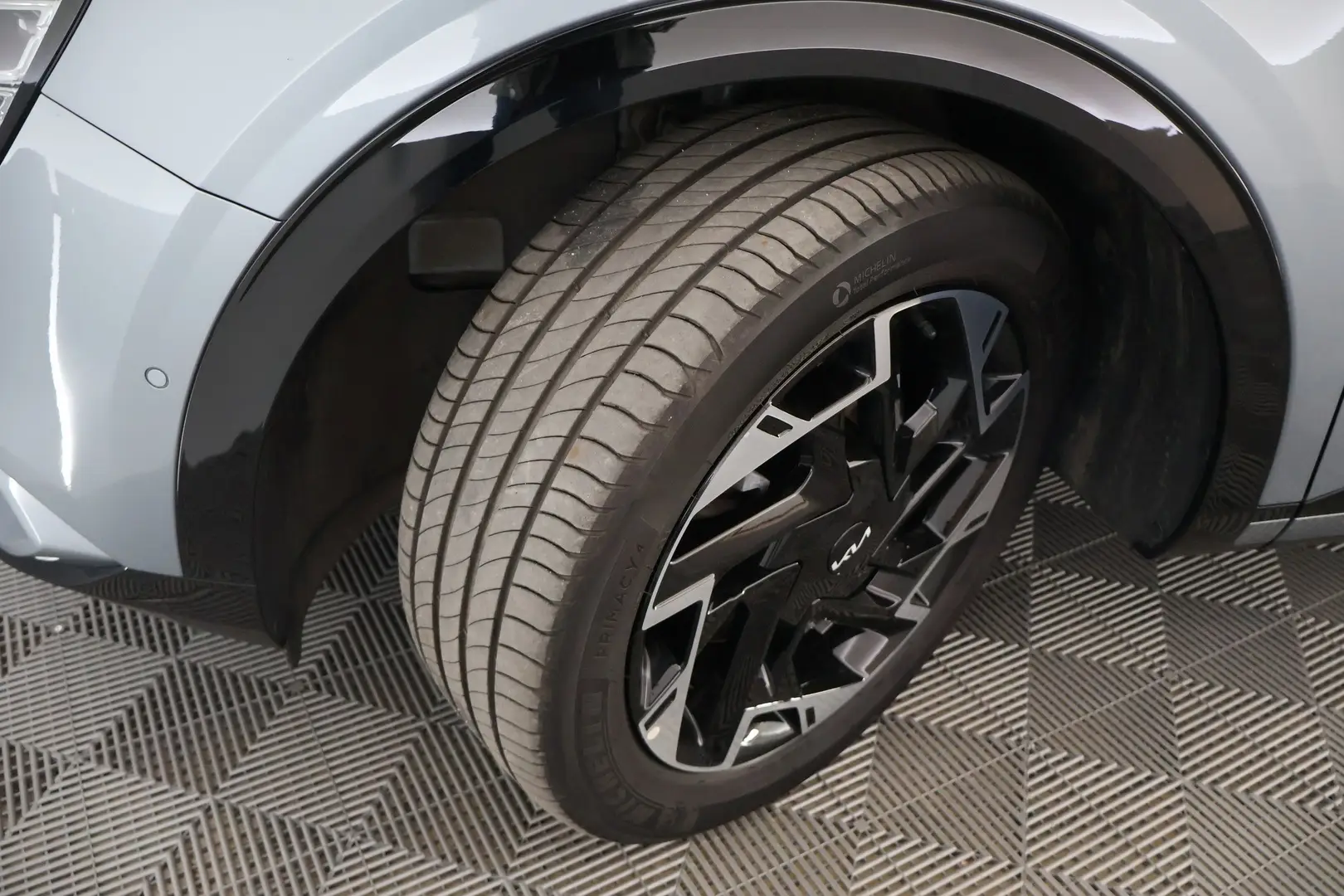 Car Image - 1yqdAczyaTzx3g9MVCuj0G
