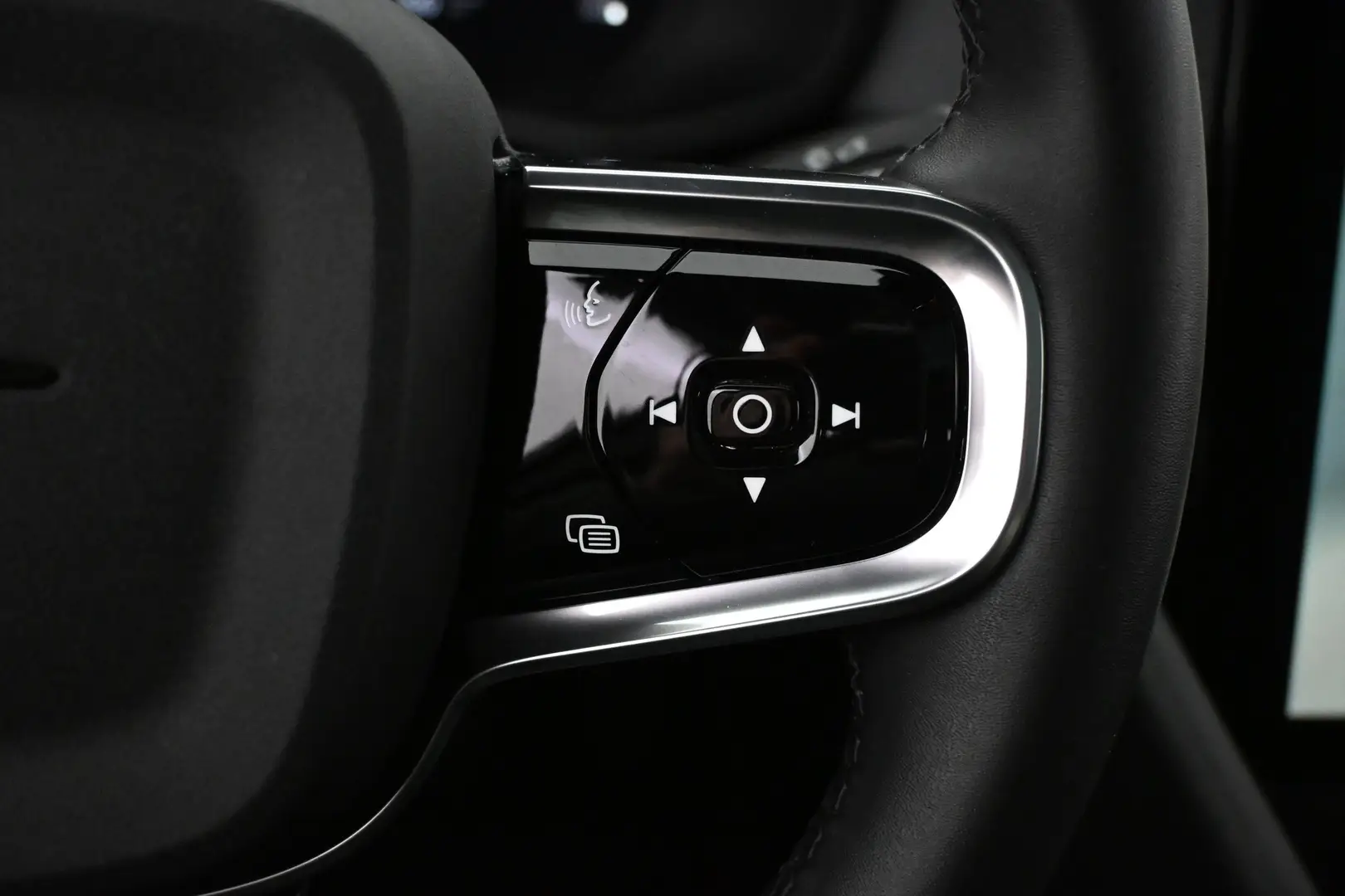 Car Image - VsGpJYWmYrrdjjQEwW49H