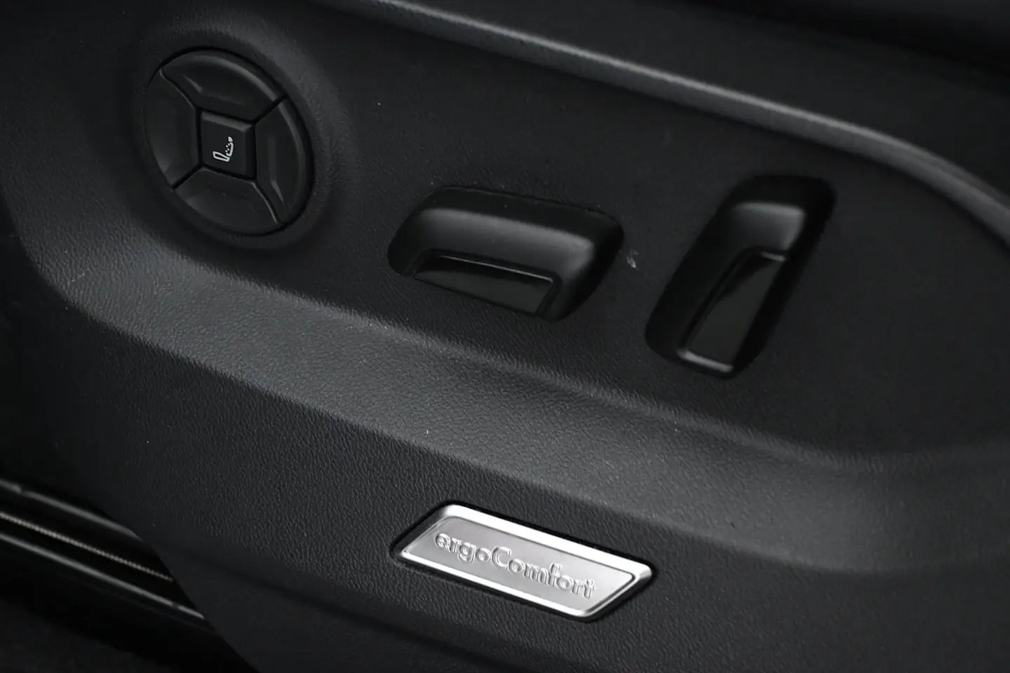 Car Image - 5lsdZHaKg7RFhfkCMacowA