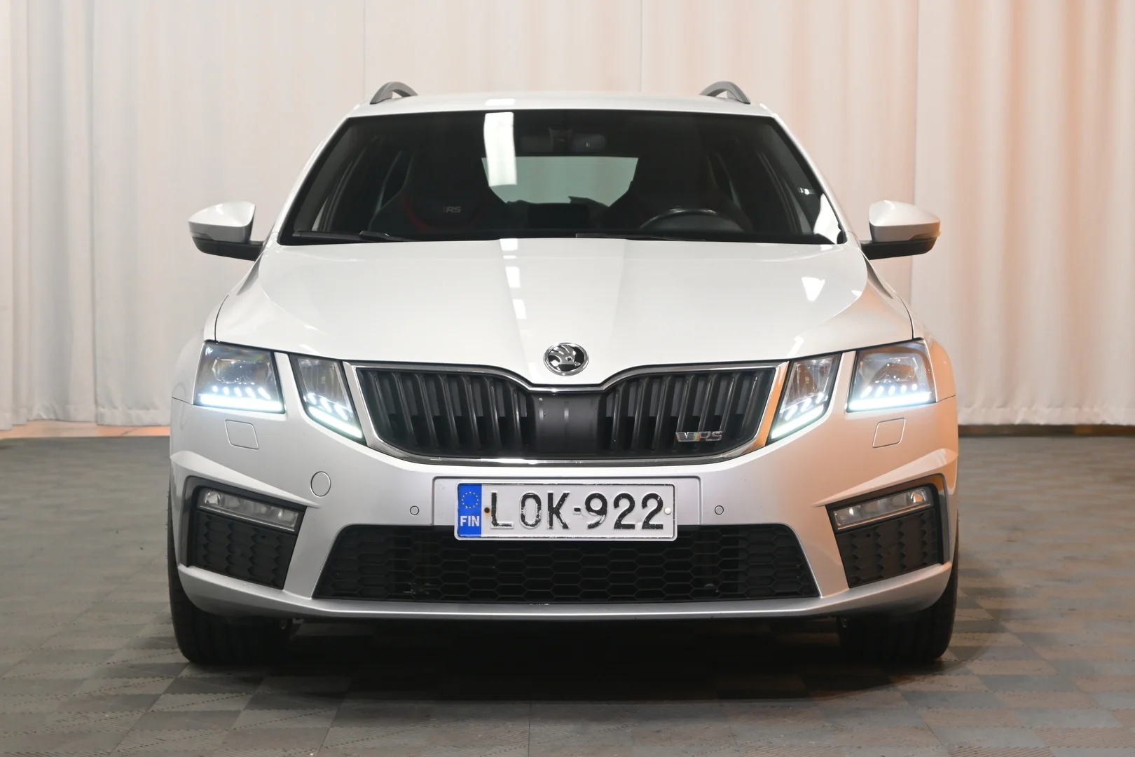 Car Image - 5H5xdlsxe7MTgPO8q6bJ3y
