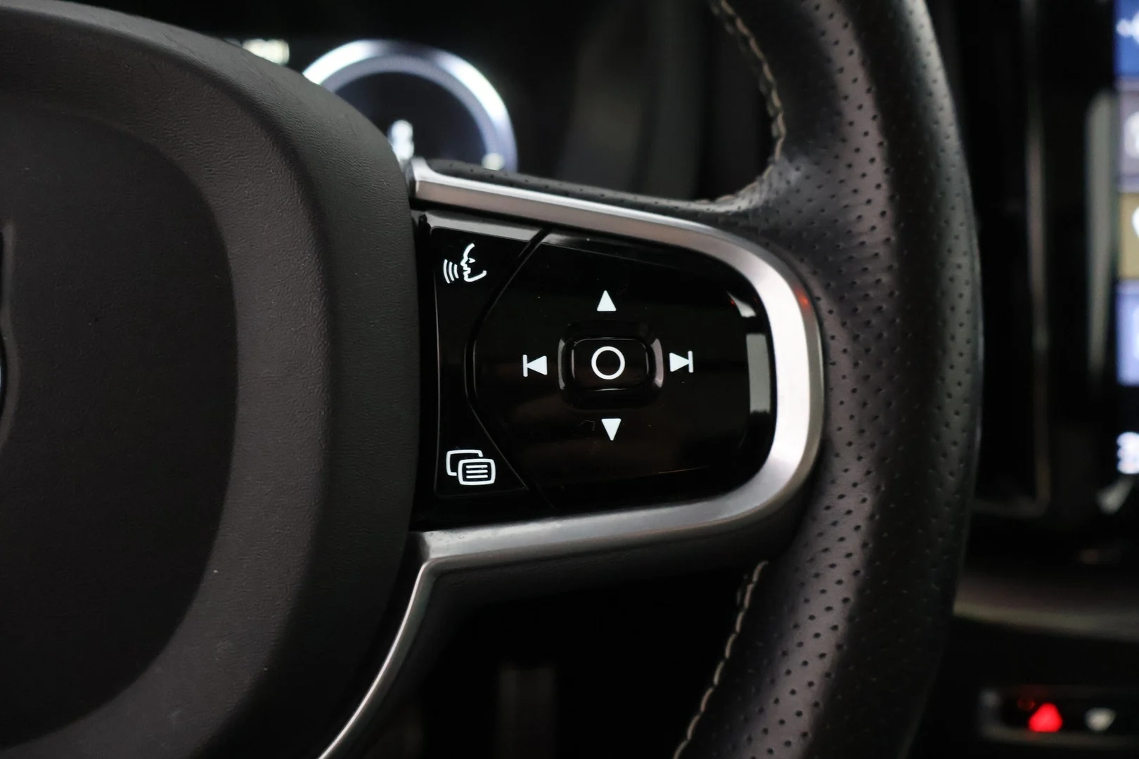Car Image - 2Q0RwSpIQLyHEczMaPXGFP