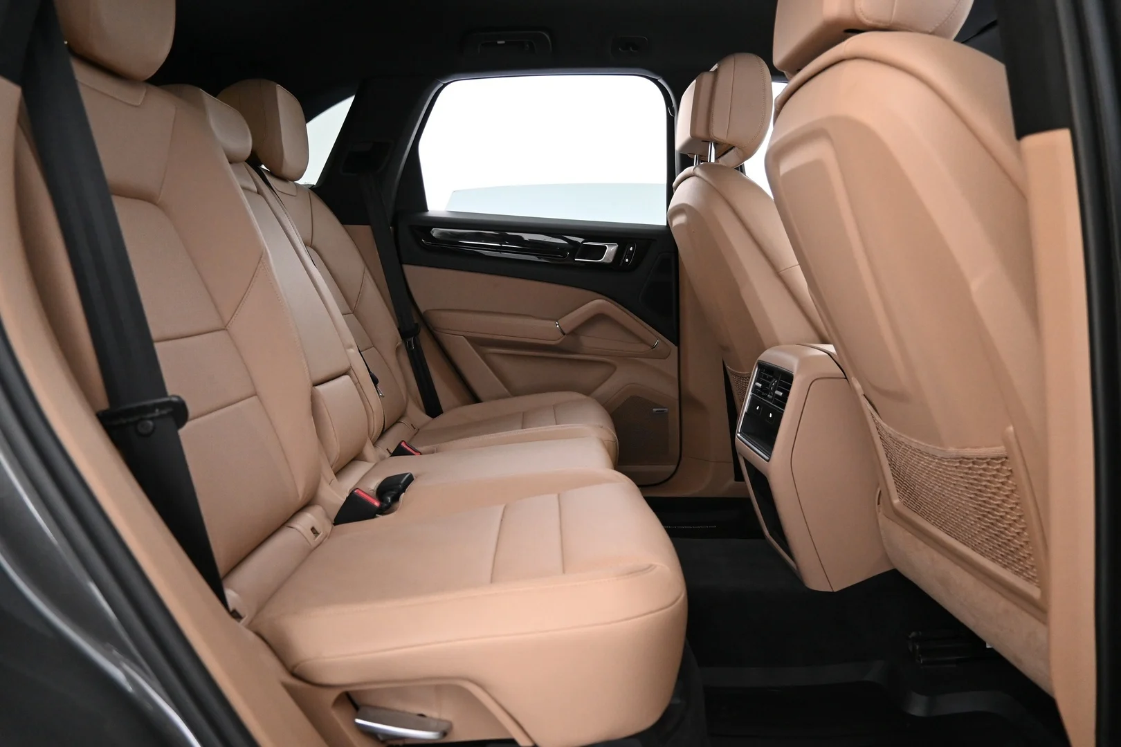 Car Image - 5mUsJwtG5P0Ugz4Ym8yZGq