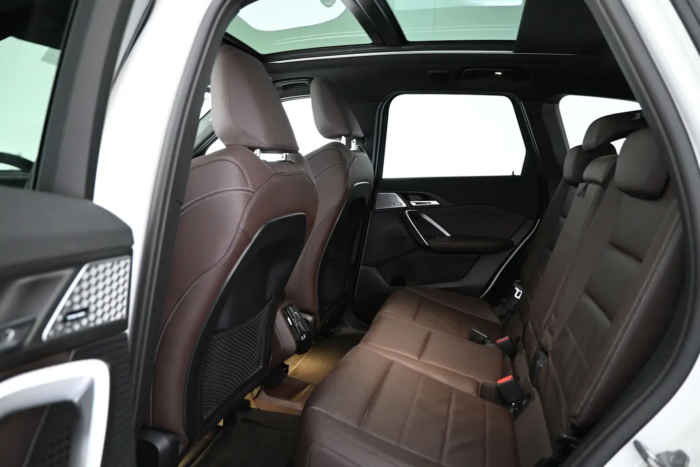 Car Image - 12JlXNuBvzFuqh9KMbnke6