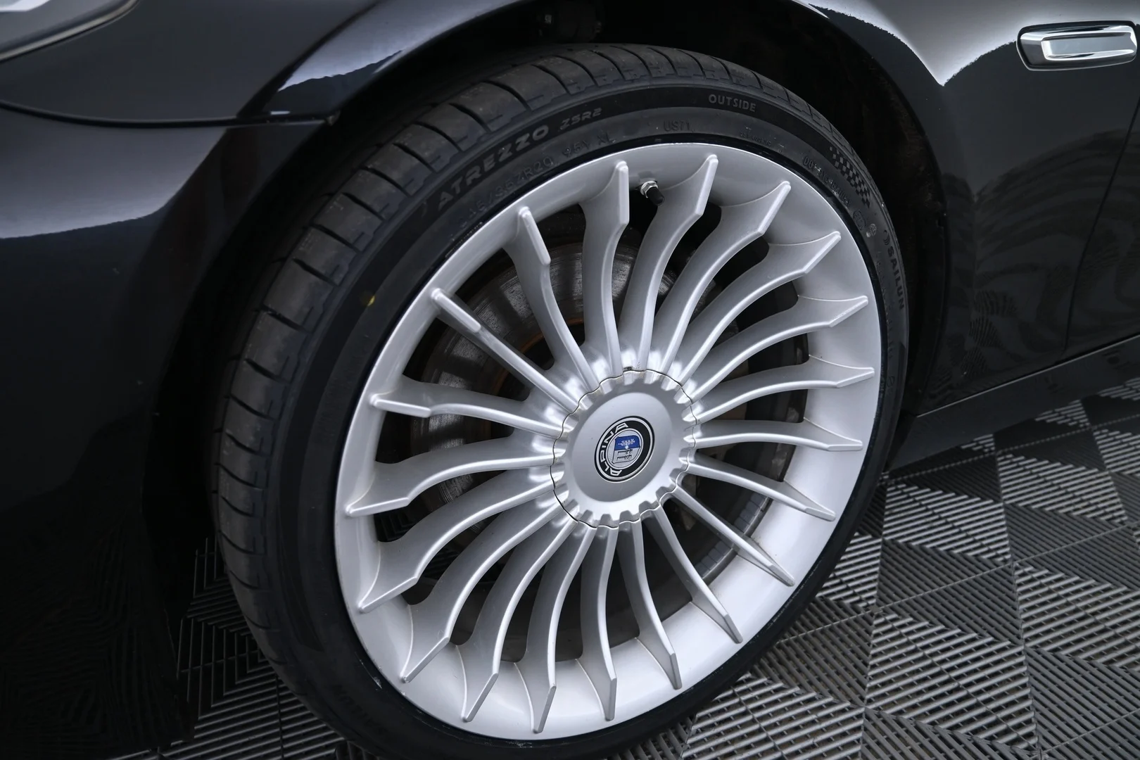 Car Image - 35jeoo7AAId1uAR5CxVaQ2