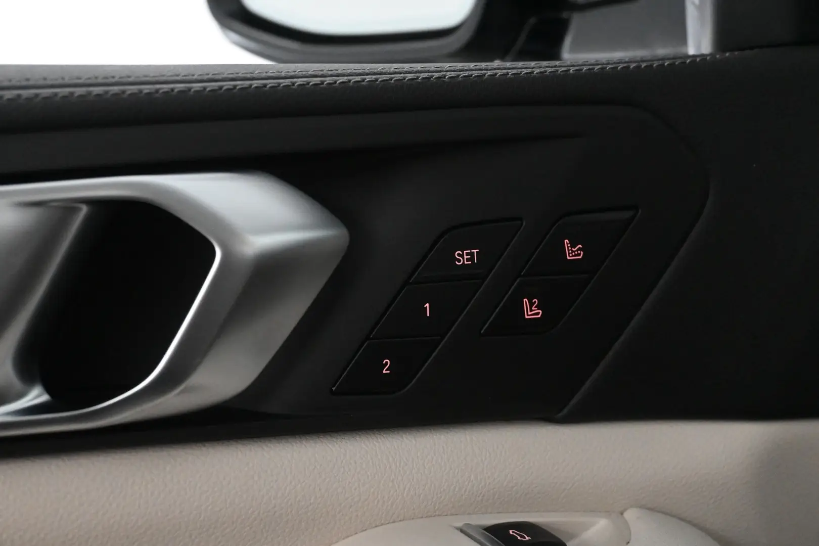 Car Image - 3z18sxEGfI2De7BUXTvgdJ