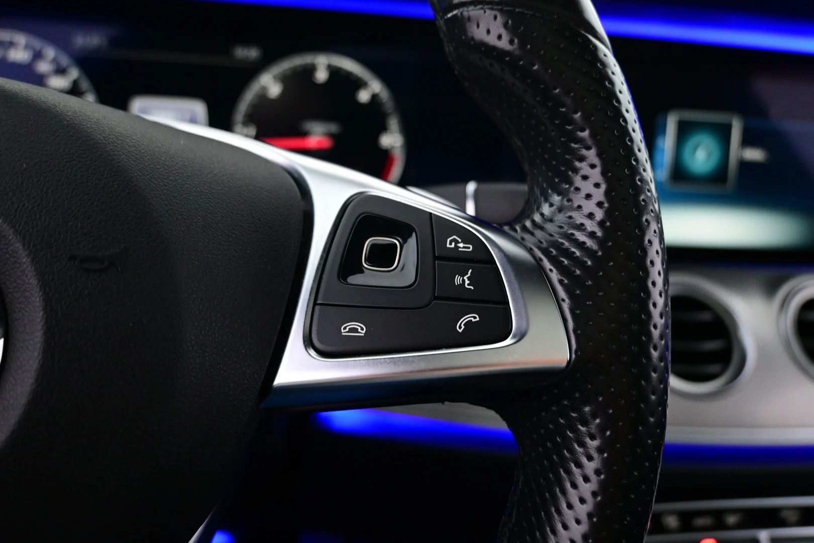 Car Image - 7EoH0f5BAm6Jyza0awTajT