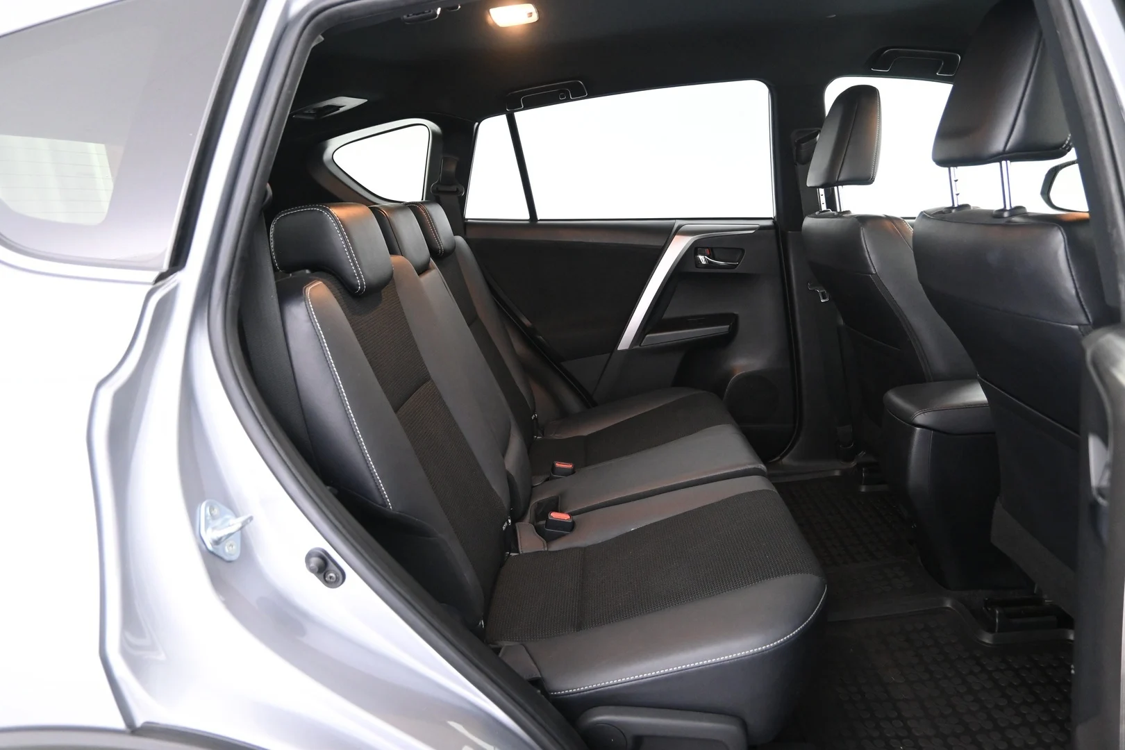 Car Image - 5kEZ8WujXzL8qyskTkSQeS
