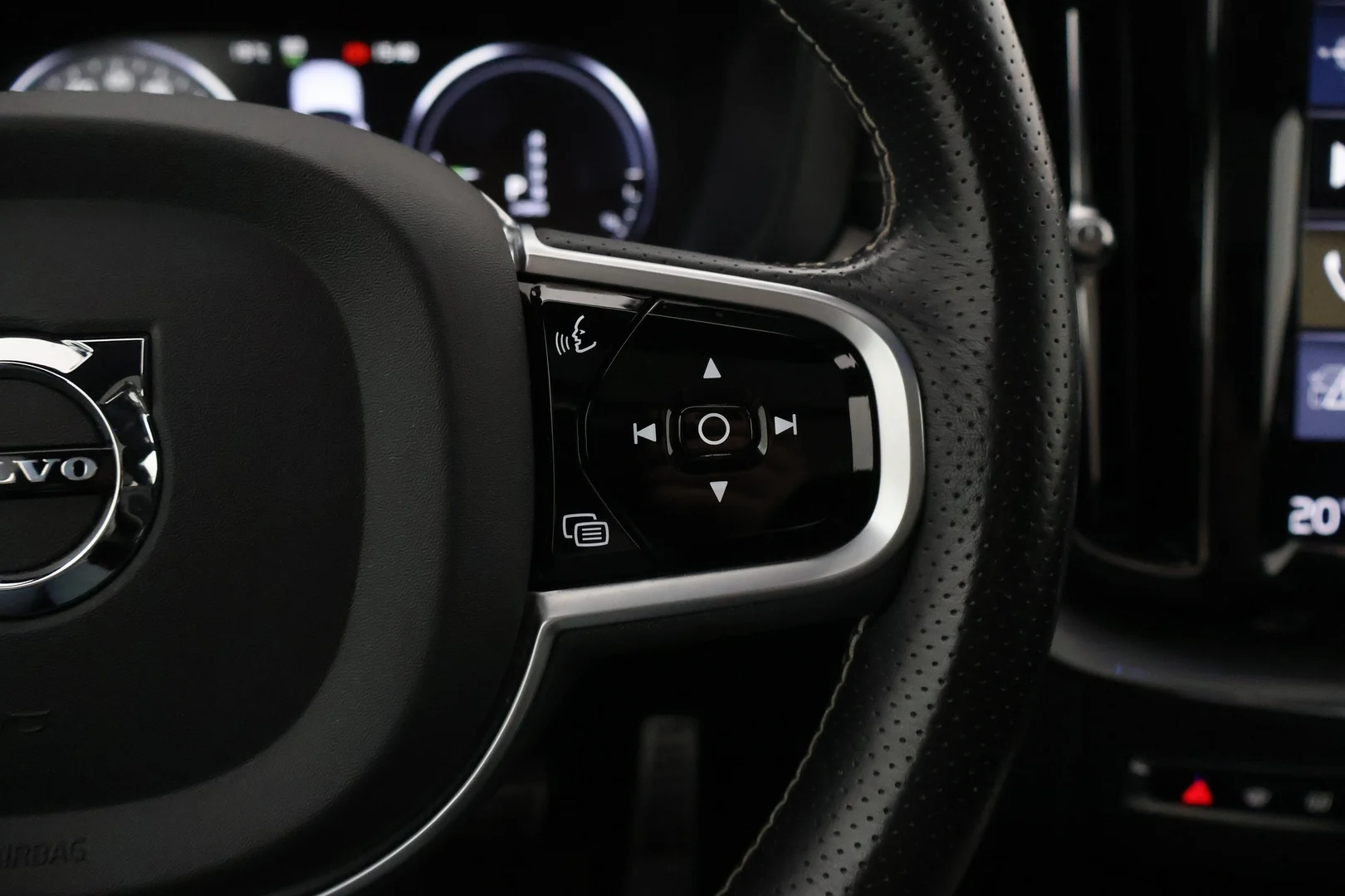 Car Image - 2lwl83nsgZZKwcFfxKGfNI