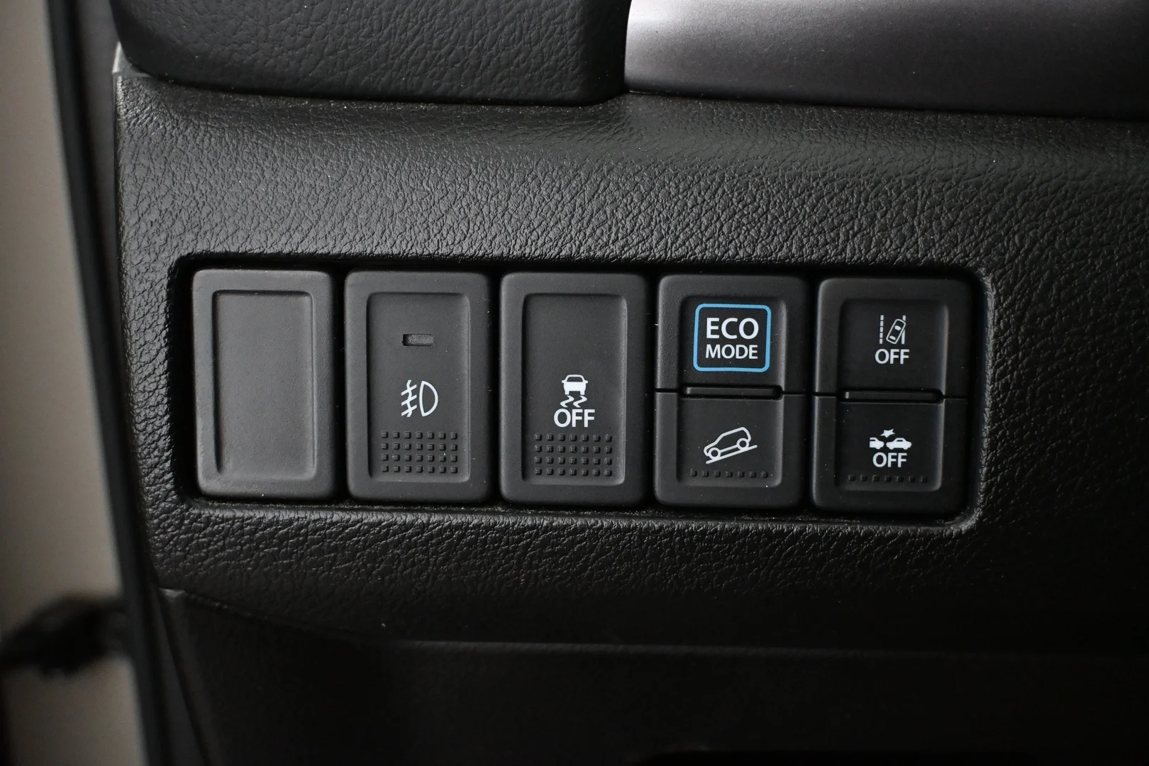 Car Image - 4Un9fpXmKtHVXAj8uBvD0C