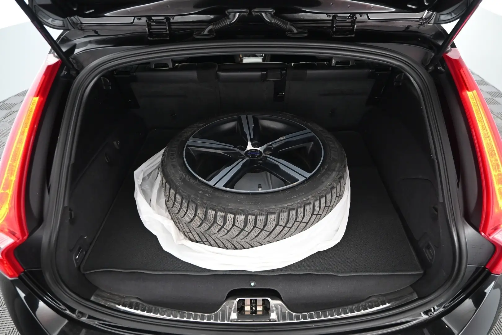 Car Image - 3Io3ctpiG6kPcK0kxYHIiC