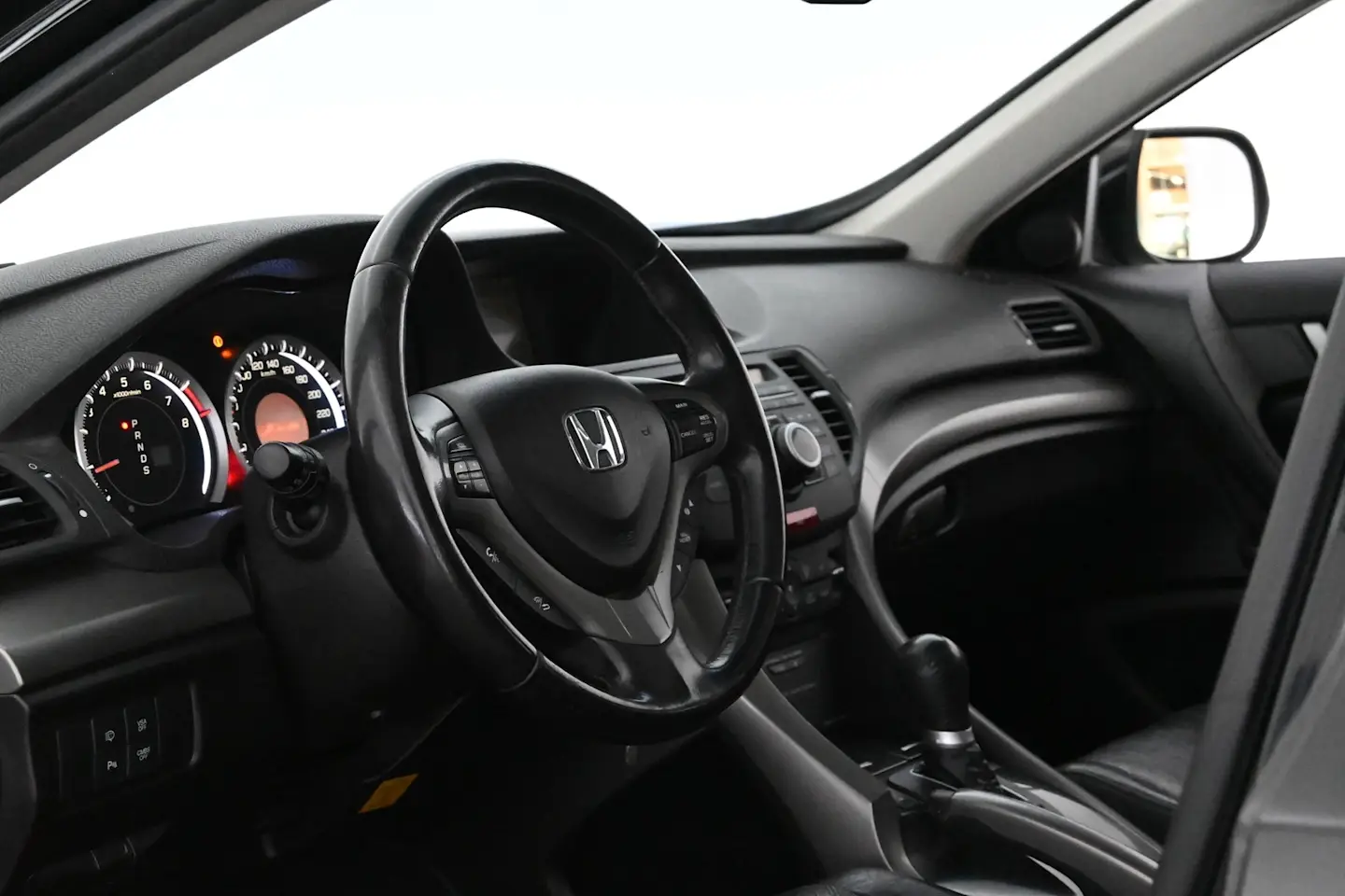 Car Image - 4k7NB2Cdi5NvYmyvvypPX8