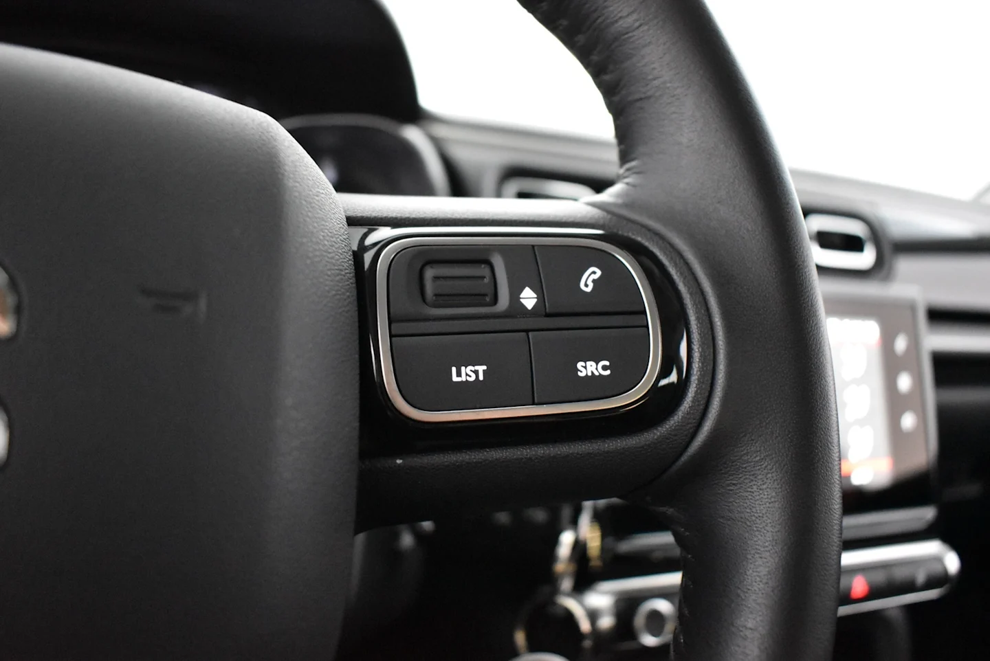 Car Image - 4RQHDxjJqaJ35732x3Si5b