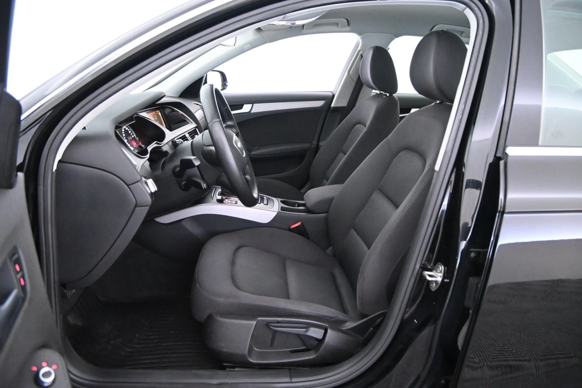 Car Image - 3QBGvw8PVBQq7HvKaqLOzv