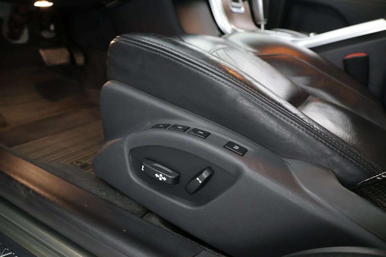 Car Image - 1C2qYJN3OgsqV814bgALjL