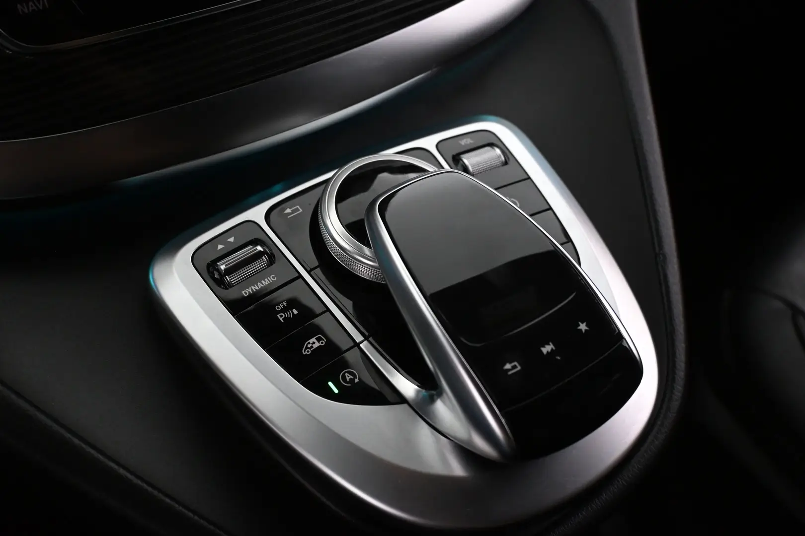 Car Image - 2bHZwrJT33zWL2ksf0Xqko