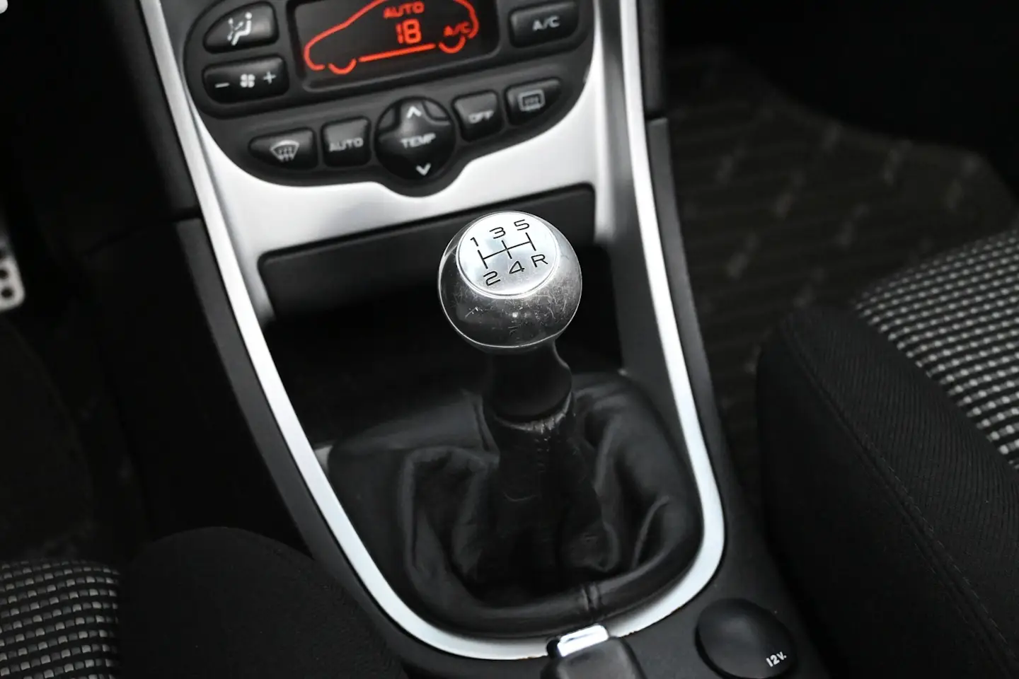 Car Image - 5neDdy8WPpiPPT0KJ58zfA