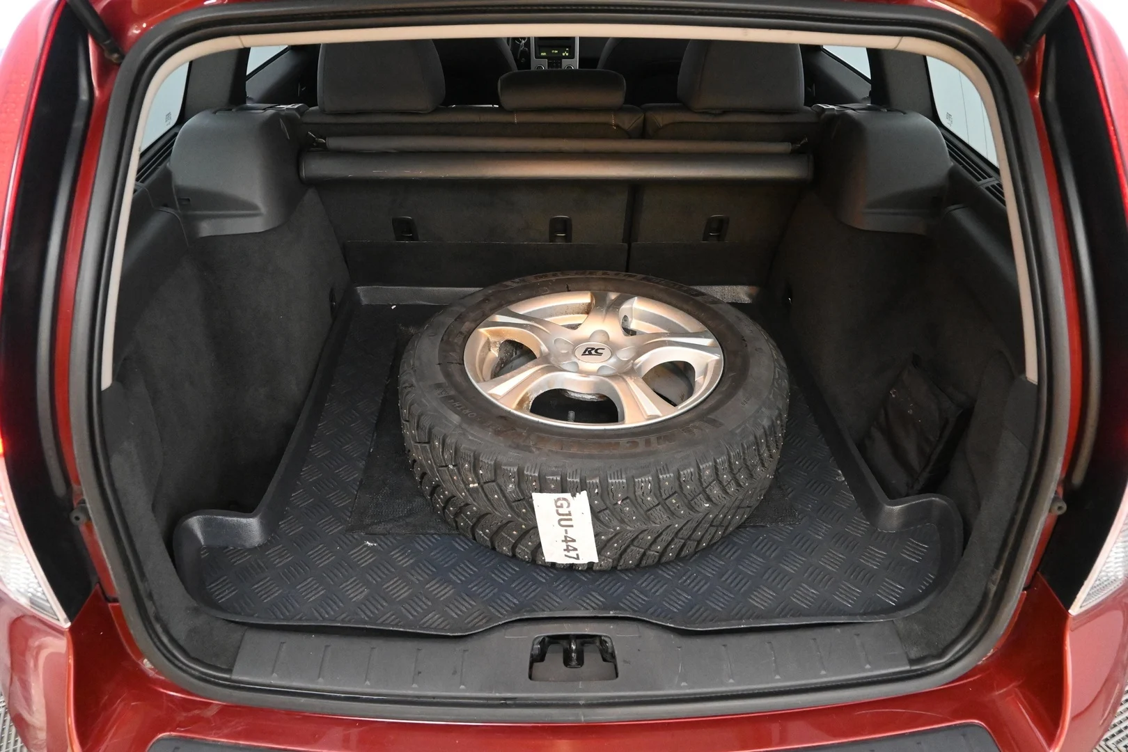 Car Image - 7jPw7GggYIExtcMWCP9b1M